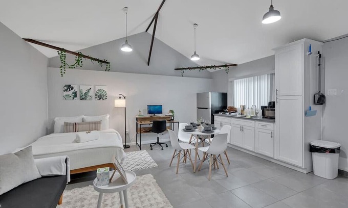 Westmont Casa | ★ Studio In nice Neighborhood near Ontario Airport