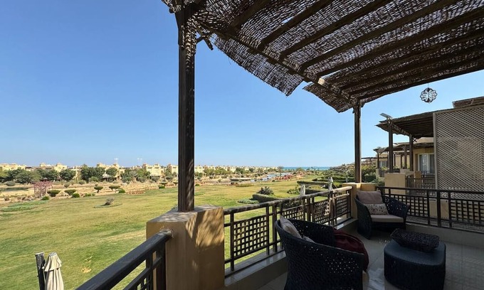 Ras Sudar Casa | Spacious cozy retro beach house