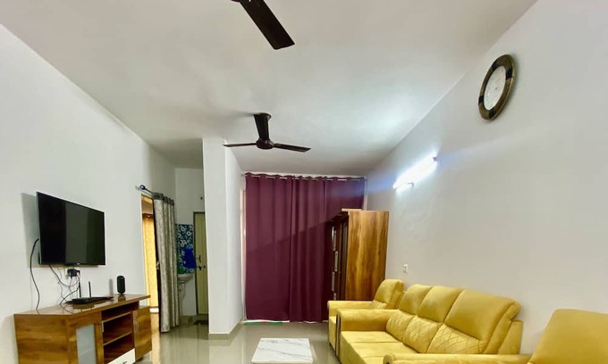 Pune Apartamento | 2 BHK Apartment in Pune. Pet Friendly!