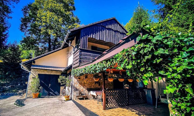 Srednje Grcevje Casa | Holiday home peaceful surroundings