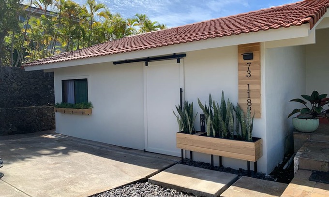 Kona Palisades Apartamento | Tropical Bliss Cottage, Brand New Guest House close to the heart of Kailua Kona!