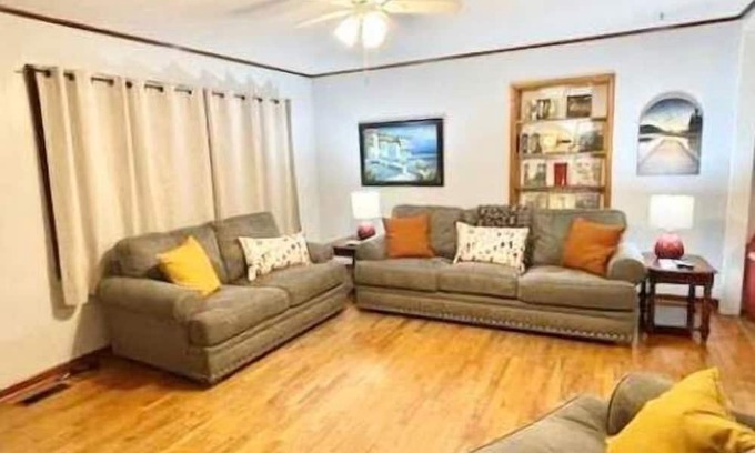 Batesville Casa | A Peaceful Getaway for your home away from home