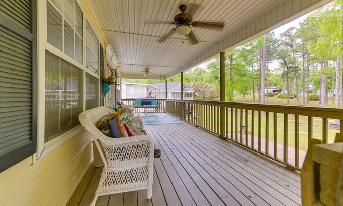 Shorterville Cabaña | Abbeville Cottage w/ Grill: Steps to Lake Eufaula!