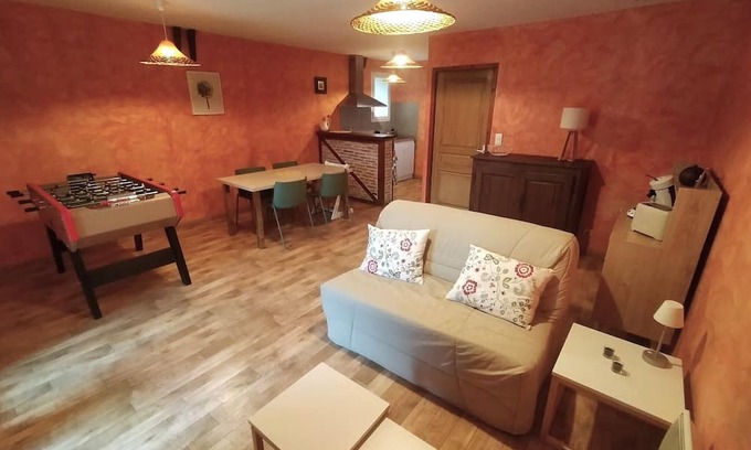 Lissac-et-Mouret Casa | Chambre et Espace de vie à la Campagne