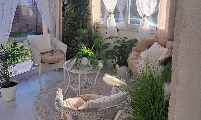 Saint-Cyr-la-Riviere Casa | Homerez - Nice house for 4 ppl. with garden and terrace at Saint-Cyr-la-Rivière