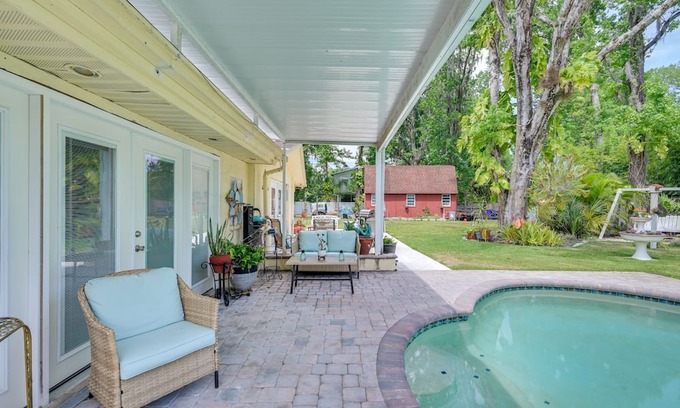Lutz Casa | Single-Story Home w/ Pool + Yard ~ 14 Mi to Tampa!