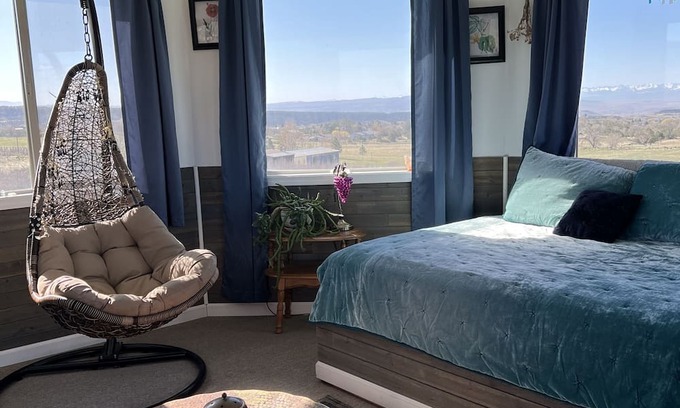 Cedaredge Apartamento | Farm Stay Guest Apartment on Private Orchard with Goats!