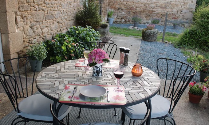 Pouligny-Notre-Dame Cabaña | Luxury gite in the beautiful Indre region of central France.