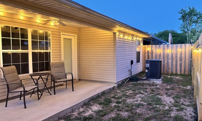 Niceville Casa | Your Cozy Retreat in the Heart of Niceville - Minutes from White Sandy Beaches!
