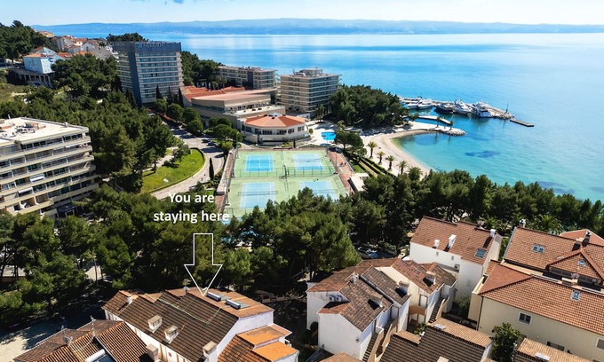 Podstrana Apartamento | Close to the beach, Free parking, Air-conditioned, Next to 5-star hotel.