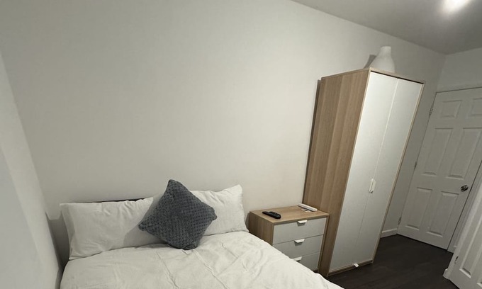Coventry Casa | Ensuite room west midlands