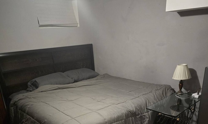 York Regional Municipality Apartamento | King Size Bed , Minutes away from everything!