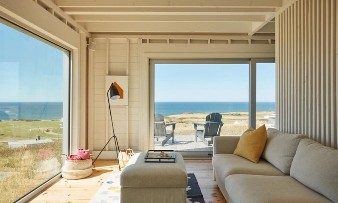 L'Ile-du-Havre-Aubert Casa | Prestigious home, recipient of many architecture awards, with three rooms