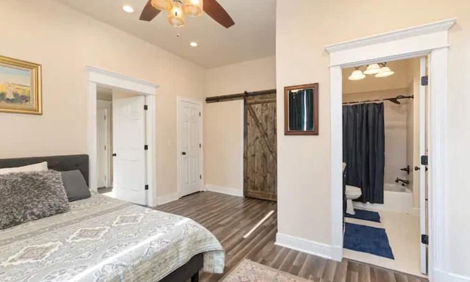 Springfield Casa | Renovated 100+ year old Benton Ave. Bungalow