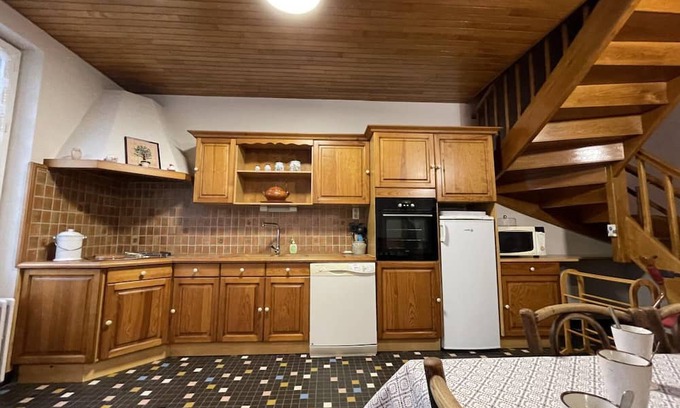Ferrieres-sur-Sichon Cabaña | Gite Ferrières-sur-Sichon, 5 bedrooms, 10 persons