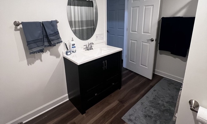 Cumming Casa | Location! Basement rental:1 bed, 1 bathroom. 5 min to shopping and Lake Lanier.
