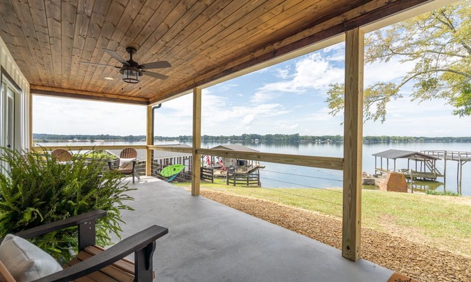 Centre Casa | Sunset Paradise on Weiss Lake