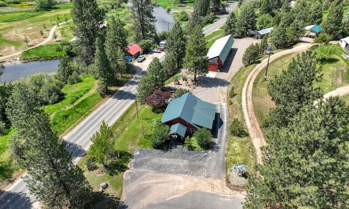 Crouch Casa | Uncle Billy Bob's Mansion in DT Crouch/Garden Valley, Idaho