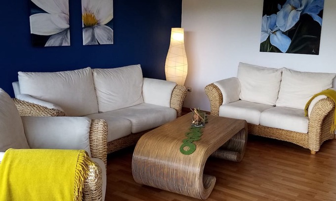 Hehlen Apartamento | Fewo Summertime Direkt an der Weser mit Schloß+weserblick und Idyllischem Garten