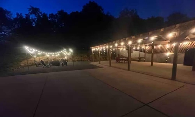 Nashville Casa | Serene Haven Ranch: Cozy 3BR Oasis with Backyard Bliss