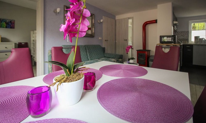 Joachimsthal Casa | Holiday Home 'Bungalow Lila 2 Schlafzimmer' with Private Terrace, Shared Garden and Wi-Fi