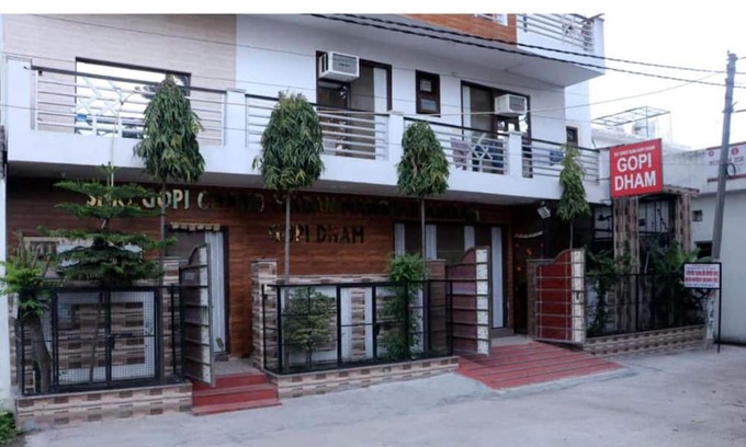 Haridwar Hotel | Goroomgo Gopi Dham Ashram Haridwar