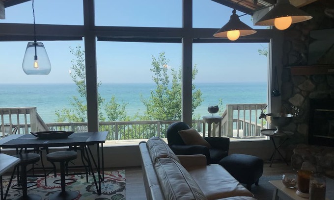 Montague Cabaña | Lake Michigan Beachfront Cottage