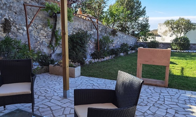 Fara in Sabina Casa | The Lovers' Lair, delightful house with garden in the magical historic center