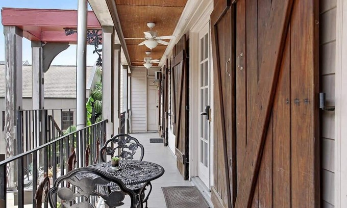 Faubourg Marigny Casa | Haunted Marigny Mansion- 10 bedrooms!