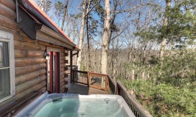 Chatsworth Cabina | Hillin and Chillin: A Cozy Cabin Retreat in the North Georgia Mountains