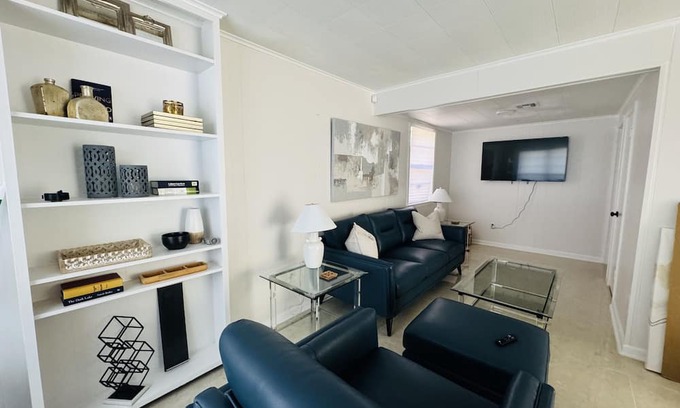 Estelle Casa | Charming 2-Bedroom Escape Near New Orleans!