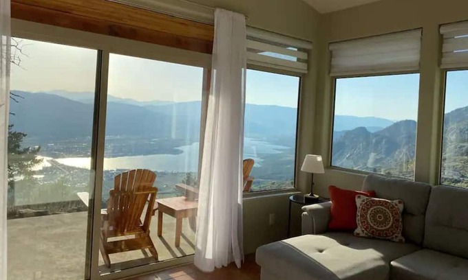 Okanagan-Similkameen Apartamento | Cozy guesthouse with Osoyoos Lake view!