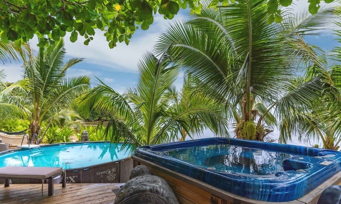 Moorea-Maiao Casa | Beachfront 4BR Home with pool in Moorea