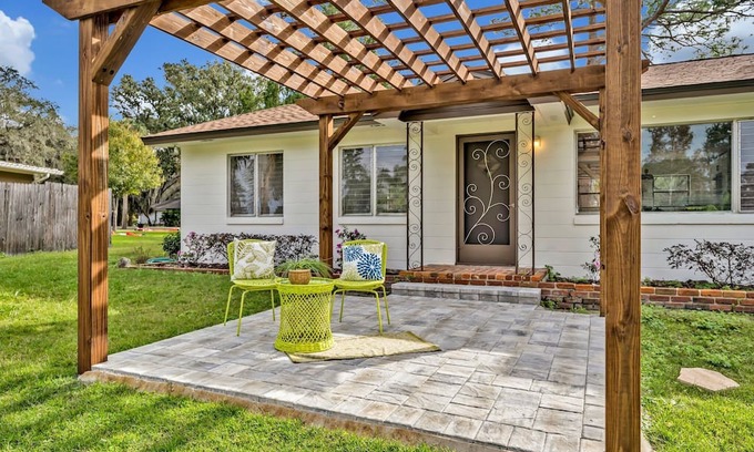 Lake Mary Casa | Cozy water front 4-bedroom home in charming Sanford, FL