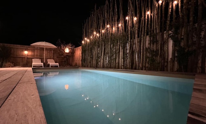 Eysines Casa | Maison de Ville Avec Piscine, Eysines