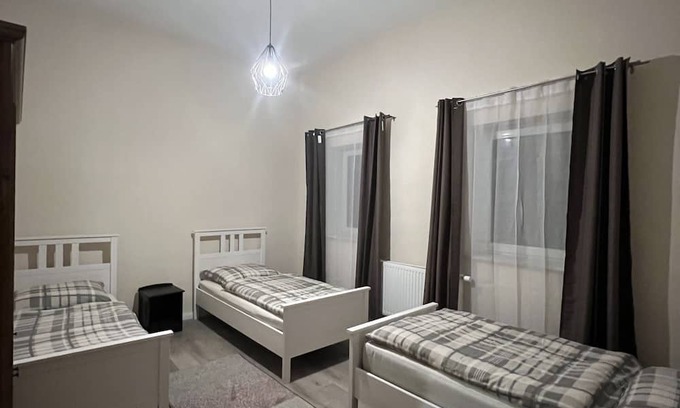 Jork Apartamento | 2 Privat Zimmer Frei! 6 Einzelbetten, Küche, Bad, Smart TV