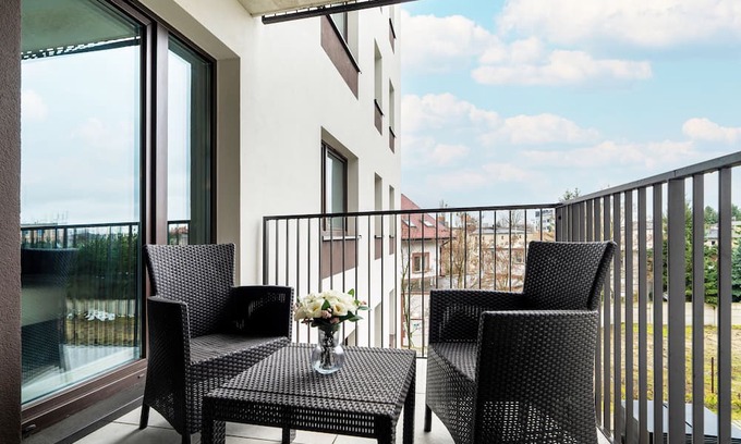 Nowe Miasto Apartamento | Apartment With Desk in Poznan by Renters