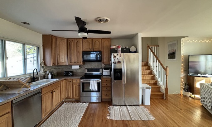 South Gate Casa | 10 Minutes from BWI Airport - Cozy, Aesthetic Home, kid-friendly!