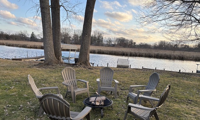 Antioch Casa | Highland Hideaway chain O’ lakes home