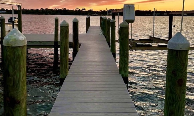 Grant-Valkaria Casa | 4/3 Waterfront on Private Island. Watch dolphins & breathtaking sunsets!