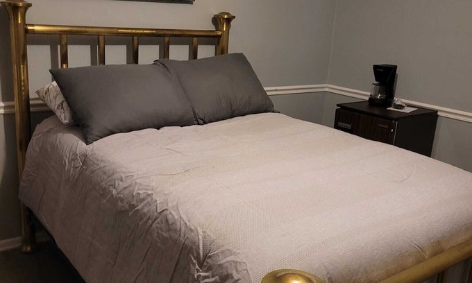 Murray Casa | Comfy Townhouse has your home away from home. Close to I15, Shopping mall.