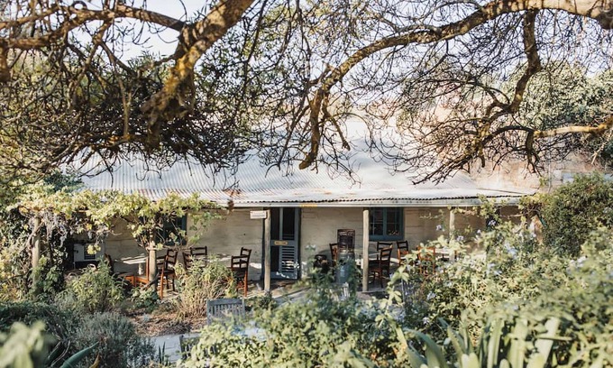 Spring Gully Cabaña | Cosy & Secluded Bushland Cottage Retreat in Clare Valley