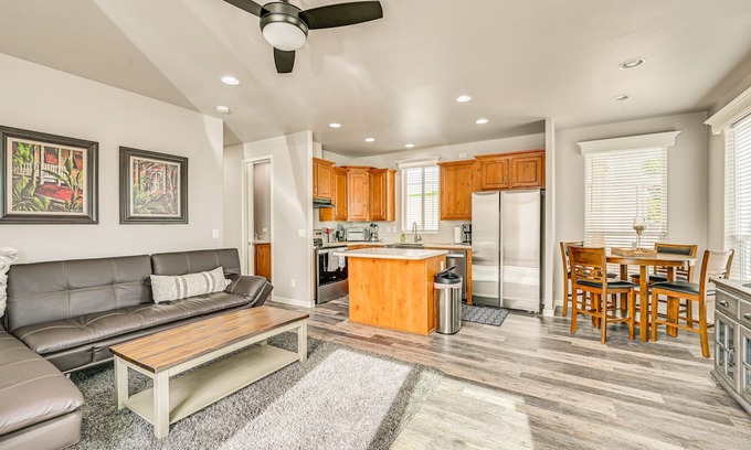 Yuma Casa | Yuma Home w/ Fire Pit & Outdoor Community Pool!