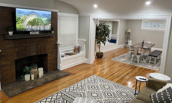 Hough Casa | University Circle Gem