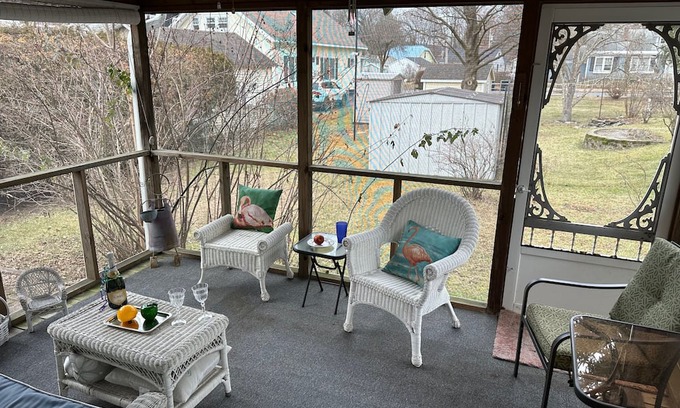 Glens Falls Casa | Saratoga Track Rental in Glens Falls