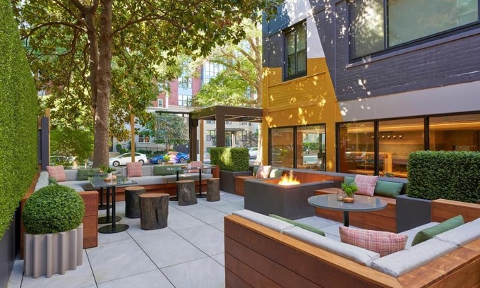 Logan Circle Casa | 4 Standard Two Queens at Viceroy Washington DC, Rooftop Pool!