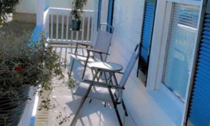Fayetteville Casa | vacation home 2 bedrooms private bathroom, shared full kitchen, living room