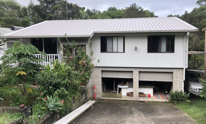 Tweed Heads West Casa | Private, picturesque, tranquil, tree top home near the M1 beach and airport.