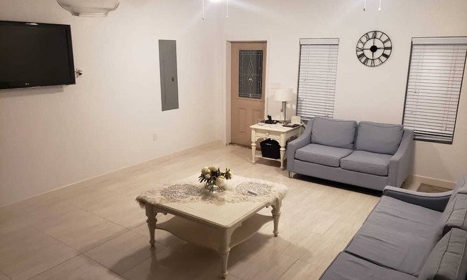 Savannah Casa | 5 MIN /SPOTTS BEACH. 20 min to other Attractions on East side of Island