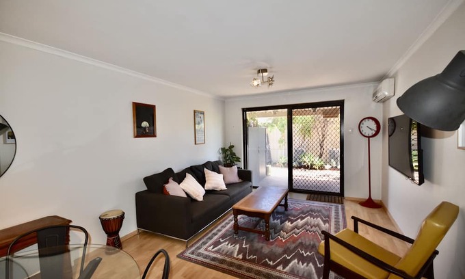 Leederville Apartamento | Entire two-bedroom villa in vibrant Leederville